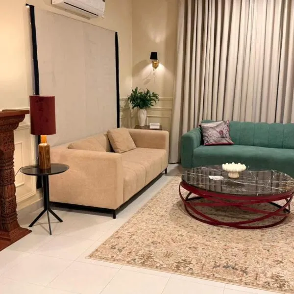 Starlight Suite by Jannat Vacation Rentals, hotel a Karachi