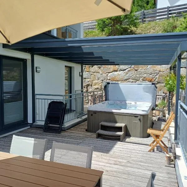 Ferienhaus Lurger, готель у місті Штрассен