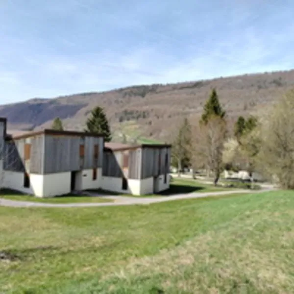 Résidence Vacancéole Les Monts Jura, hotel a Lélex