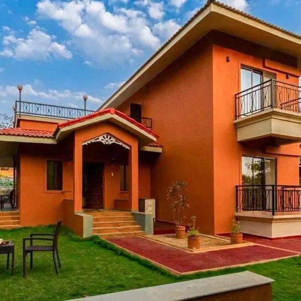 B-22 Autumn - Wada by VEO, StayVista - 3BHK Pet-Friendly Villa with Private Pool, hotel v destinaci Vāda