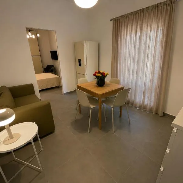 Moon Apartments A, hotel en Soverato Marina