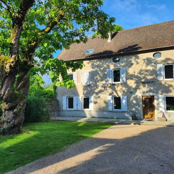Superbe maison en pierre, viešbutis mieste Sault-Brénaz