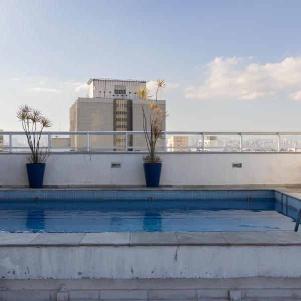 Stay Home Centro Histórico - Varanda com vista para a cidade - Piscina para lazer ou natação - Academia - Lavanderia - Vaga de estacionamento no prédio - Foto 4
