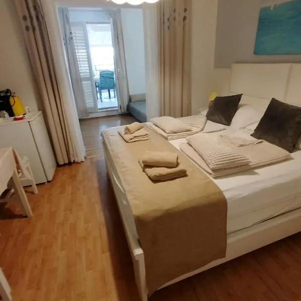 Rooms and apartments PALMA B&B, hotel in Medulin