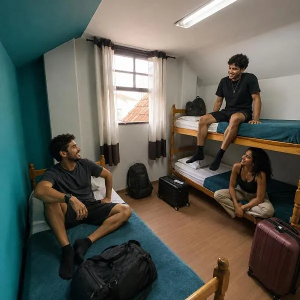 Garibaldi Hostel & Pub โรงแรมในกูรีตีบา