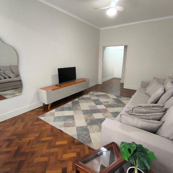Espaçoso apto de 3 quartos em Copacabana