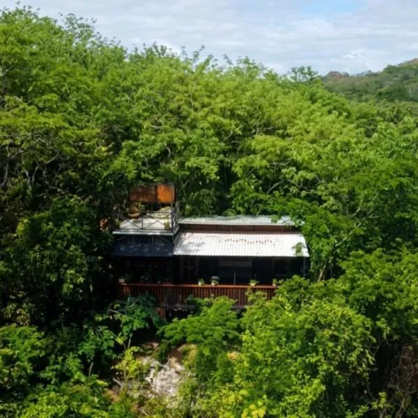 Cocolhu Treehouse & Ocean View – hotel w mieście Tamarindo