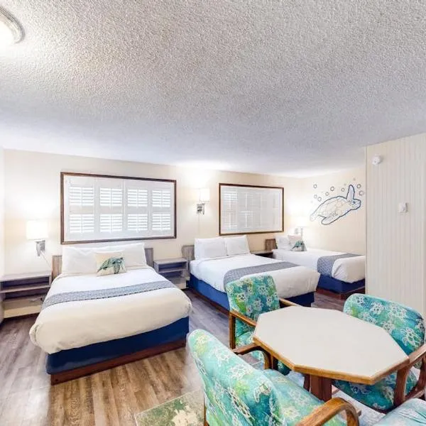 Retro-chic room near beach with fast WiFI - walk to downtown shops & eateries, hotel di Bandon