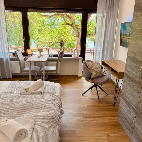 Uferglanz - Balcony, view, sparkling wine, snacks, ξενοδοχείο σε Κόμπλεντς