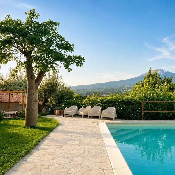 Il Piccolo Aranceto, hotel em Motta SantʼAnastasia