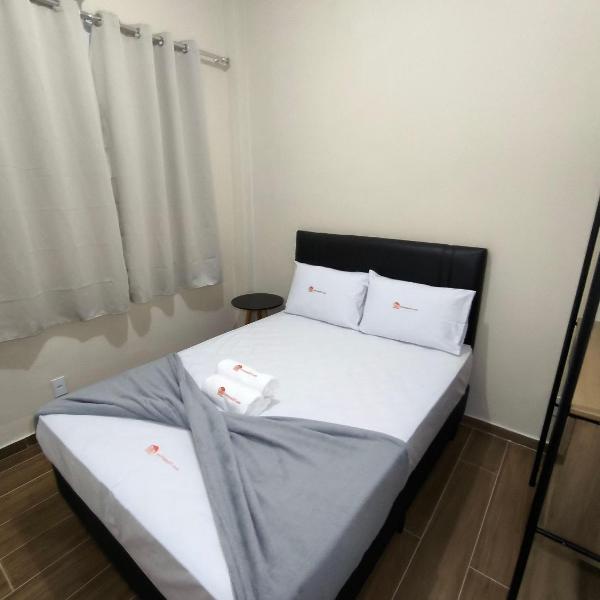 Apê 1 quarto na Rua Bolivar em Copacabana - C057