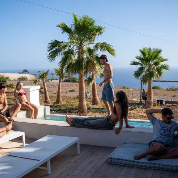 The Tree House Surf Camp, hotel sa Adeje