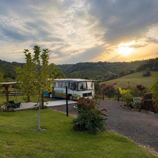 Refúgio Da Lua - Buss motorhome, hotel i Ametista do Sul