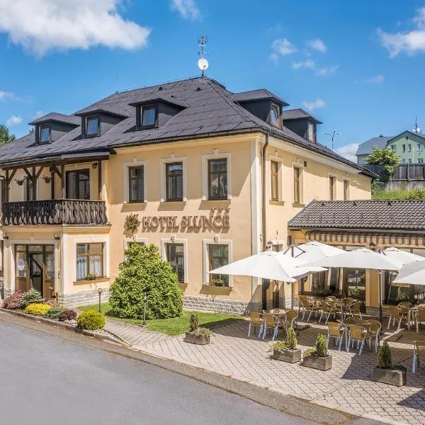 Viesnīca Hotel Slunce - wellness s bazénem, pivovar a bowling pilsētā Rīmaržova