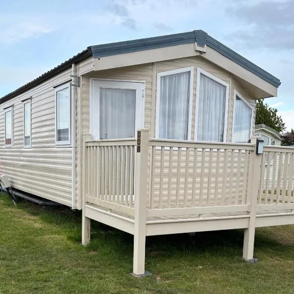 Caravan 607, hotel in Clacton-on-Sea