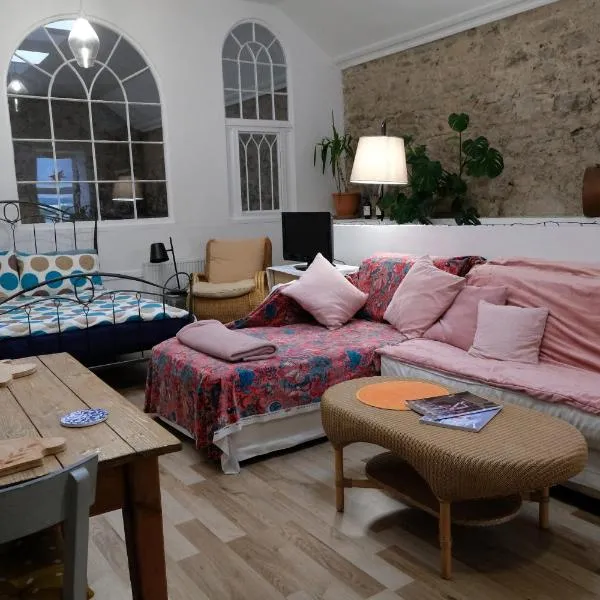 ‘Museum Loft’ Scotland’s Wee Hat Museum, hotel em Newburgh
