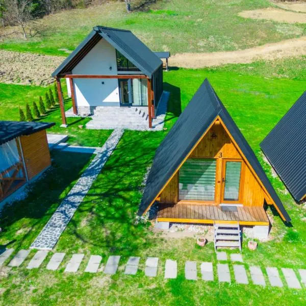 La Casute Piatra Teiului, hotel v mestu Poiana Largului
