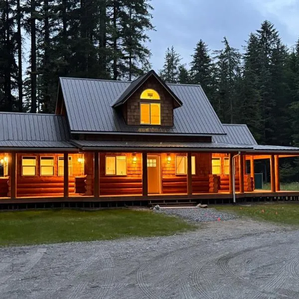 Cozy log home, hotel u Gustavusu