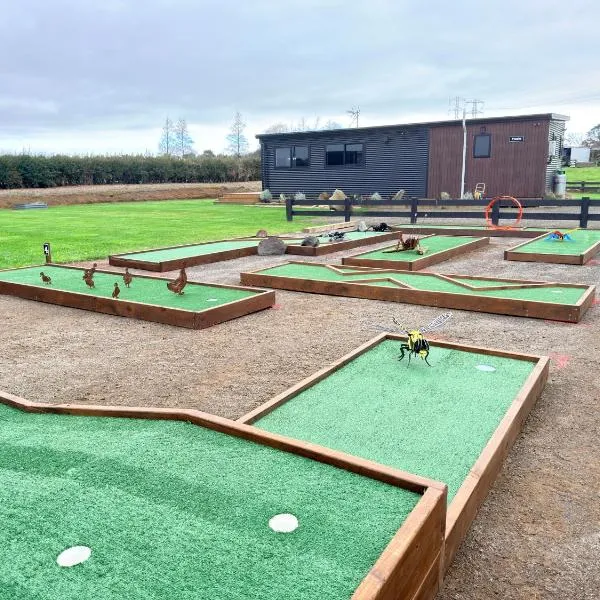 Peachy On Pembroke stunning mountains views with 9 hole Mini Putt, hotel in Stratford