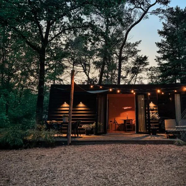 Japandi Tiny House STEC op de Veluwe، فندق في نونسبيت
