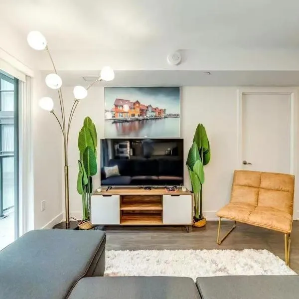 टोरंटो में, होटल Luxury Downtown Toronto 2BR Condo free parking Sleeps 7 Pool Spa Gym Steps to UofT Subway & Hospitals