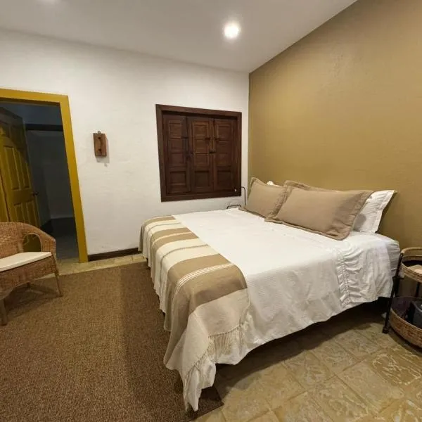 Hotel Mandalay 1941, hotel v mestu Pereira