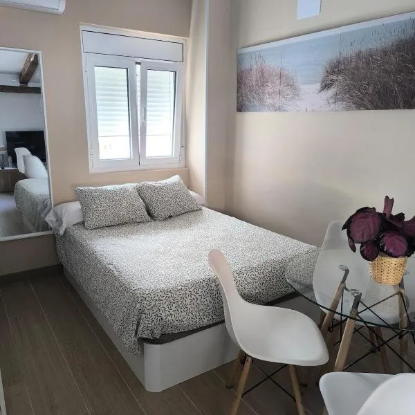 Habitación abuhardillada Deluxe, hotel in Tortosa