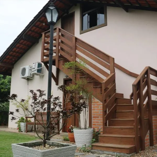 Hospedagem Na Rota do Enxaimel - Andar Térreo ou Superior - Alles Acer, hotel in Pomerode