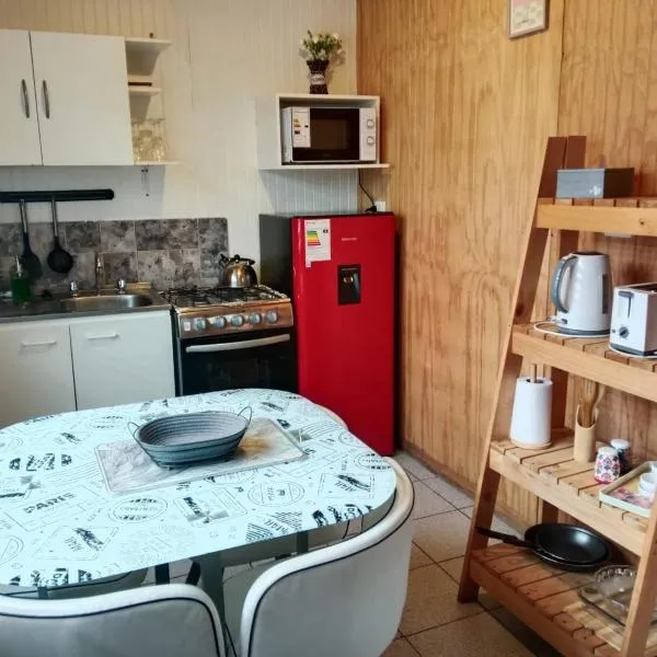 Cabaña Acogedora a Pasos del Mall con Estacionamiento, hotel di Osorno