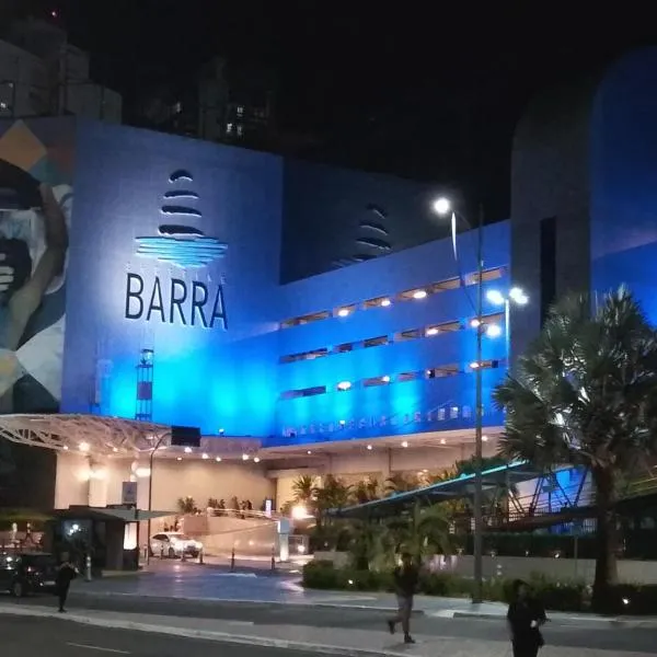 Viesnīca Barra - Frente Shop Barra - 98 m2, 2 quartos, 4 camas, sala, toalete, cozinha e varanda pilsētā Barra