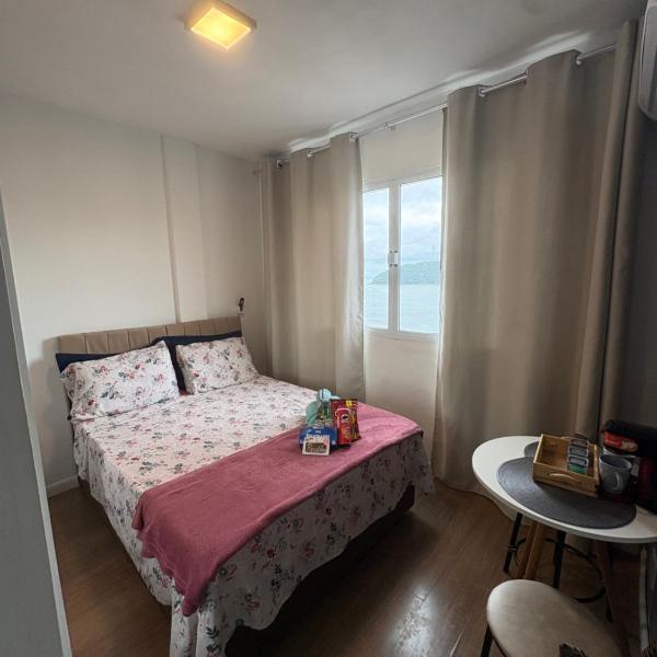 Kitnet Vista Mar em São Vicente - Charme e Conforto
