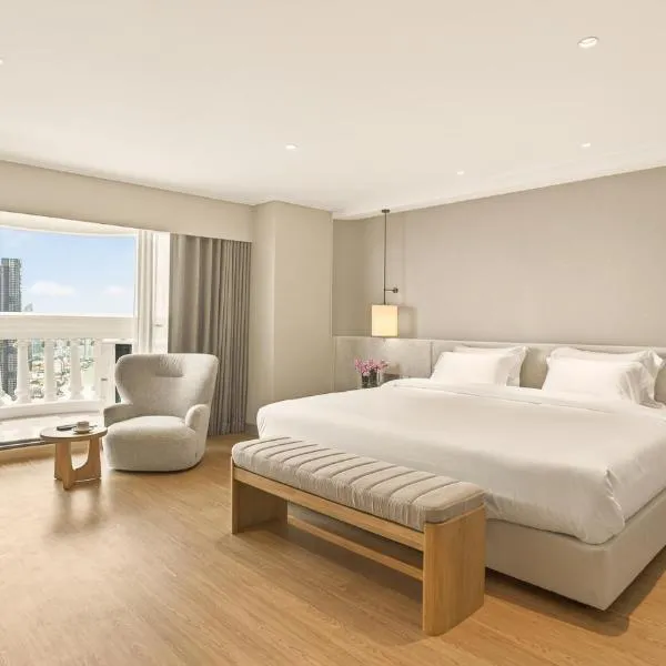 Tower Club at lebua, ξενοδοχείο στη Μπανγκόκ