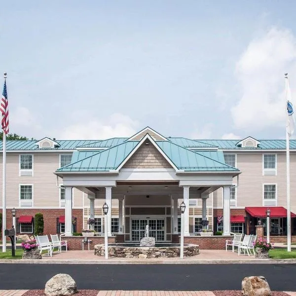 Comfort Inn & Suites Sturbridge-Brimfield โรงแรมในสเตอร์บริดจ์