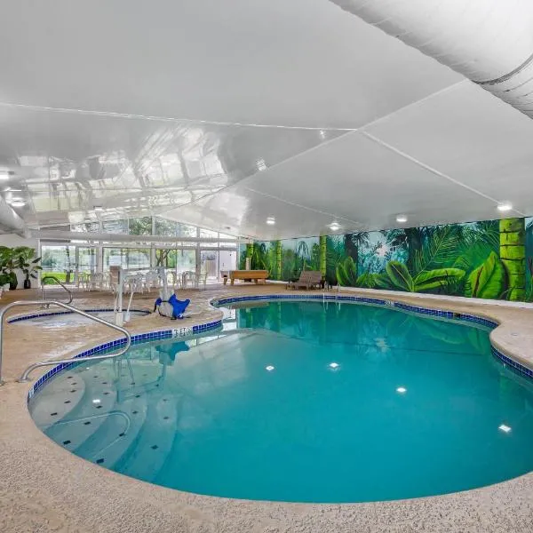 Quality Inn & Suites Bellville - Mansfield: Bellville şehrinde bir otel
