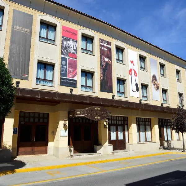 Hotel Maher, hotel in Cervera del Río Alhama