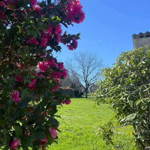 Gite du cerisier, hotelli kohteessa Lanouaille