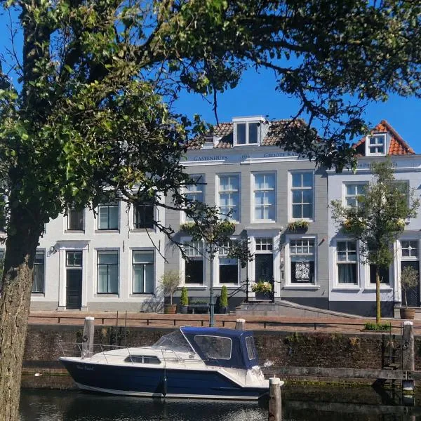 Boutique Hotel De Grote Kade, хотел в Гус