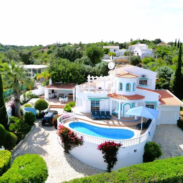 Luxury Casa da Fonte - Private Heated Salt Pool – hotel w Faro