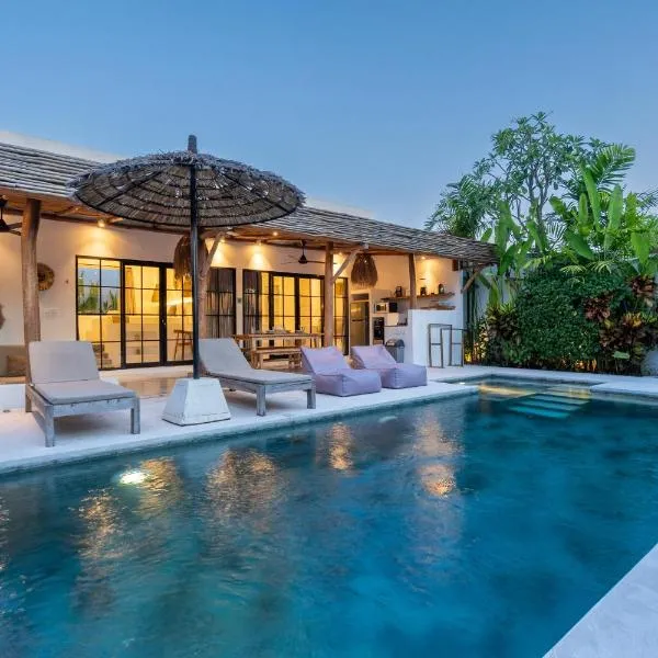 Villa Ruta I - Sumptuous 2BR Luxury Villa next to Luna Beach Club and Nyanyi Beach, hotel u gradu 'Tanah Lot'