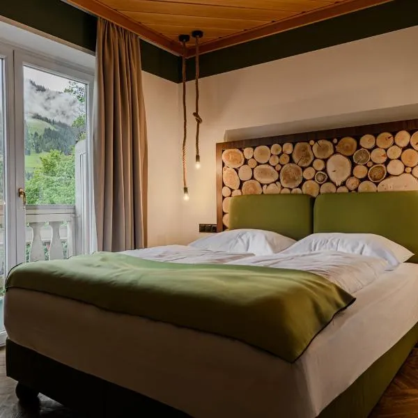 Hotel Völserhof، فندق في باد هوفغاستين