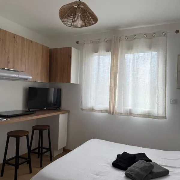 Studio moderne climatisé 20 min Bordeaux, hotel in Villenave-dʼOrnon