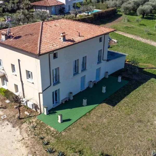 Balbiana Lake Apartments، فندق في Montinelle