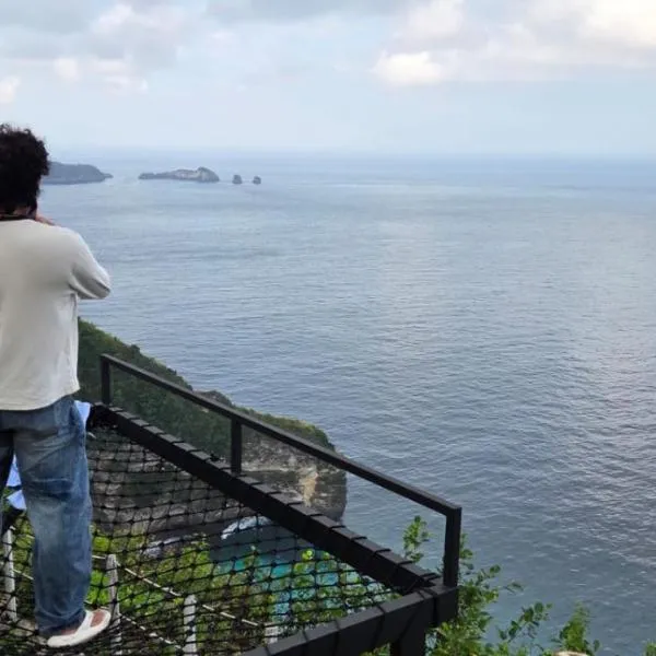 Warsa Villas Suwehan Beach View, hotel en Pelilit