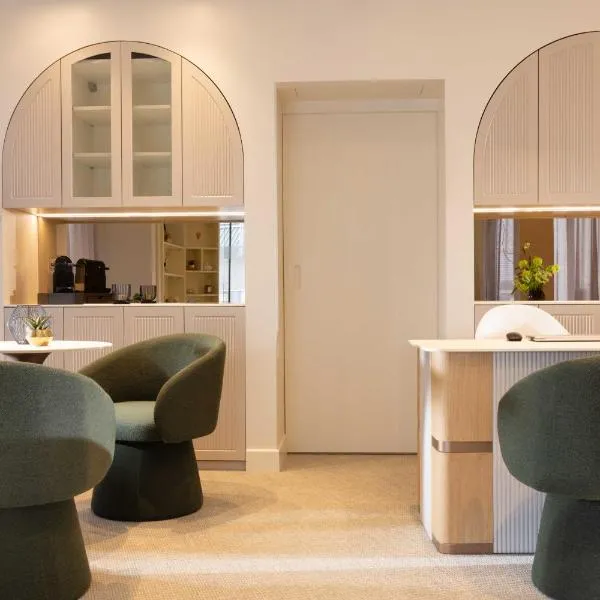 Hotel La Tonkine ex Olympia، فندق في بوسولاي