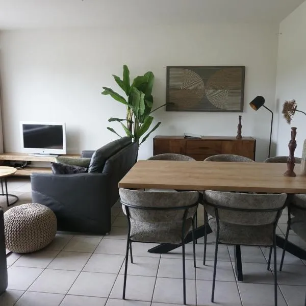 Kustverhuur, Oude manege Nieuwvliet, Nieuwvliet 1 - 2, hotel in Nieuwvliet