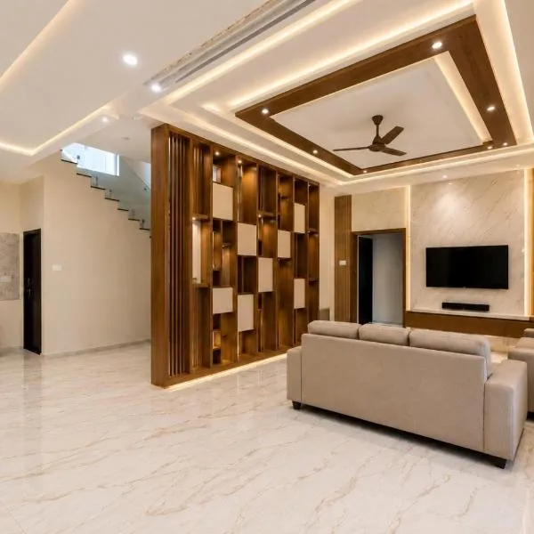 Premium Luxury 4 bedroom Duplex House with Kitchen bathtub in Tirupati near railway staion and close to Temples, ξενοδοχείο σε Τιρουπάτι