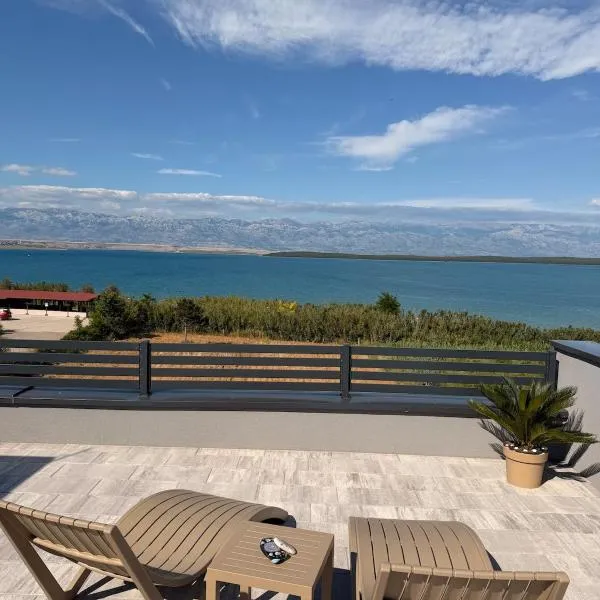 Salt & Sea Suite - Front Sea View, hotel en Nin