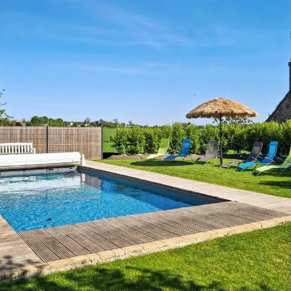 Lovely Home In Canihuel With Heated Swimming Pool, hotel a Canihuel