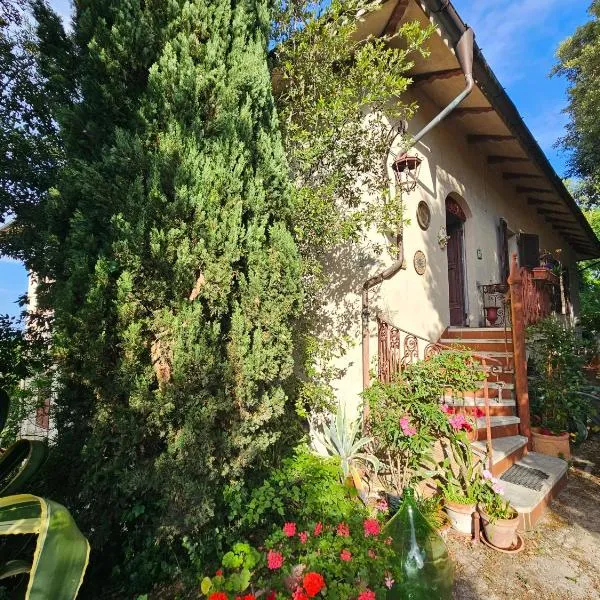 Villa Carla - vicino alla Riviera del Conero e ai Colli dell' Infinito, hotell i Ancona