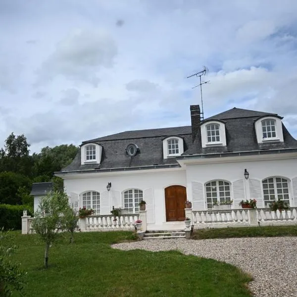 La Maison Blanche, hotel v destinaci Romilly-sur-Andelle